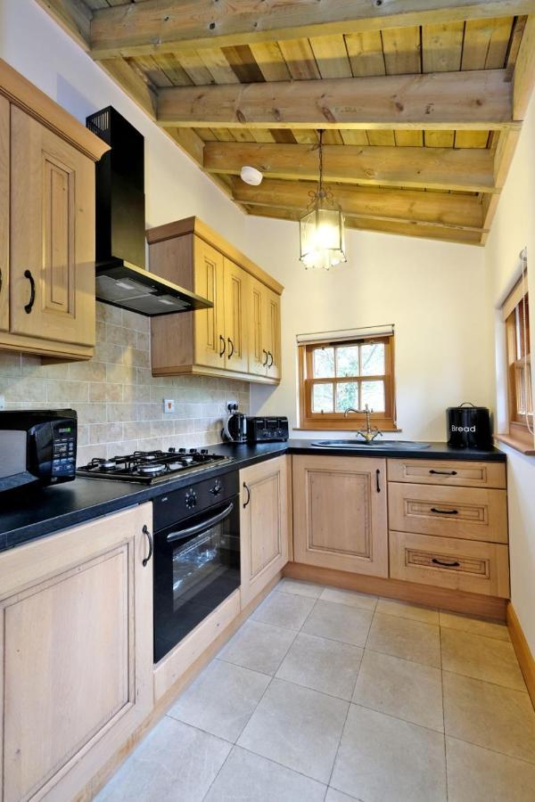Entire Unique Tiny House - Moss Cabin Banff Zewnętrze zdjęcie